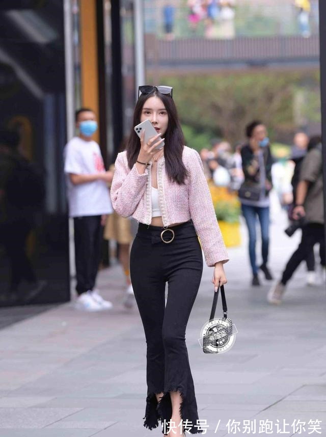 装扮 时尚好看的瑜伽裤装扮显得古韵别致,显得身材妩媚动人,时尚休闲!