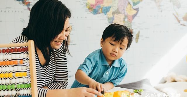 尹建莉|3种情况父母越能“忍”,养出的孩子越优秀,你做到了不?