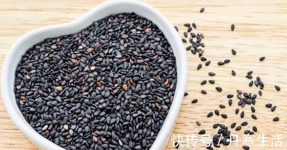衰老|常吃黑芝麻真能乌发吗?只要坚持3件事,其实比吃黑芝麻还管用!