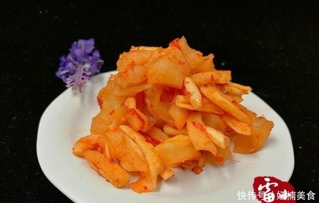 郫县豆瓣酱|腌了一瓶萝卜,家人一顿就吃光了,太好吃,又腌了一瓶!