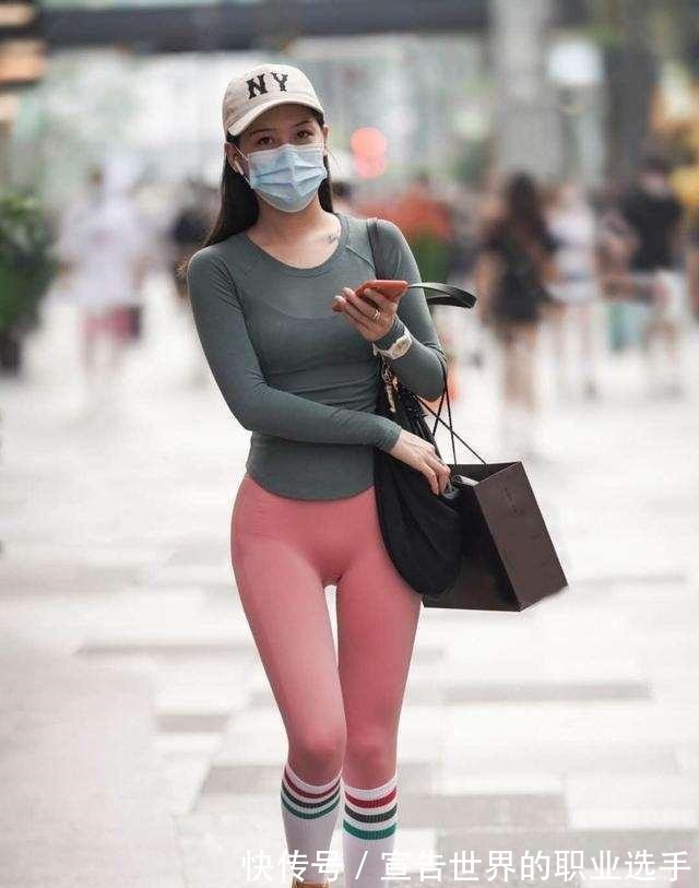 高挑 打底裤穿搭也可以酷酷哒，让女性变更加高挑，时尚街头的宠儿！