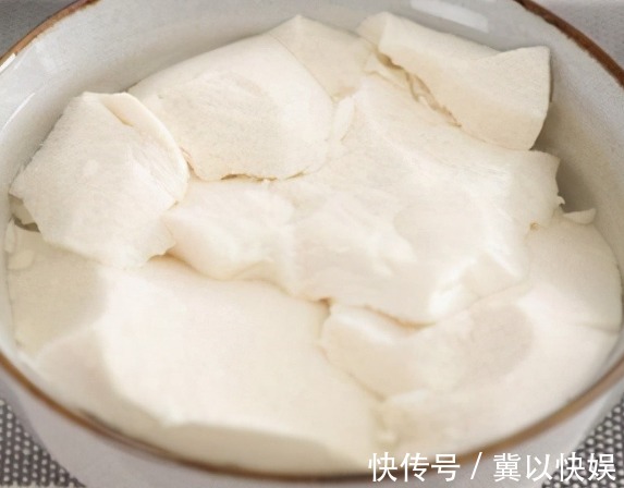 小老板给客人做饭用错了水,想不到却因此平步青云