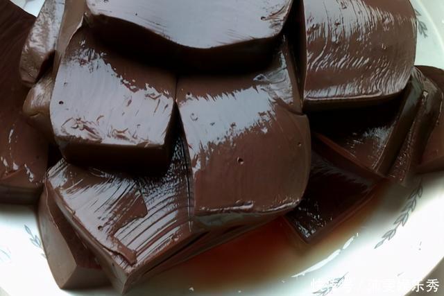 菜市场的猪血都来自哪里?记住3要点,才能挑到安全放心的猪血