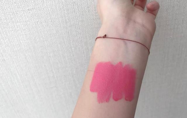 芭比粉 一看就是“直男癌”的四只口红,别再让男友送了,显黑太难看!