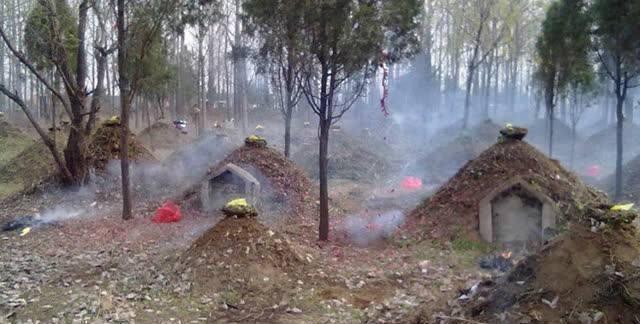 古人#古人赶夜路,为什么宁愿露宿坟地,也不愿住古庙,有何讲究