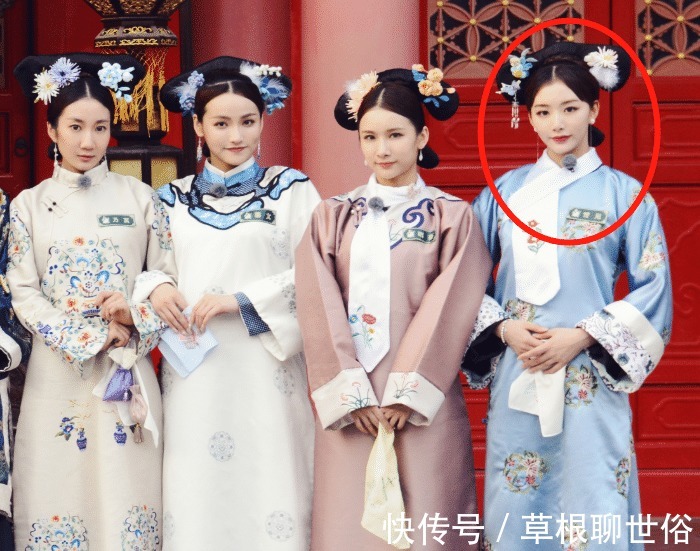 喻言|《青春加点戏》宫廷海报,喻言孔雪儿站边边,C位人选令人满意