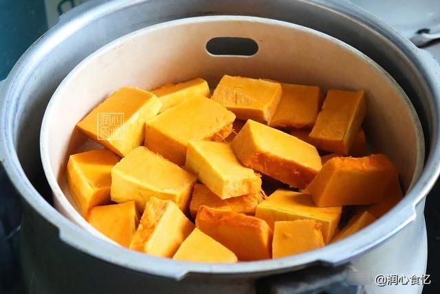 秋天，吃玉米红薯不如吃它，菜地里的“黄金菜”，蒸一蒸香甜软糯