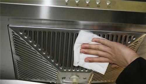 肥皂水|油烟机脏了万万不要拆下来清洗,这样做更省时省力,洗完干净如新