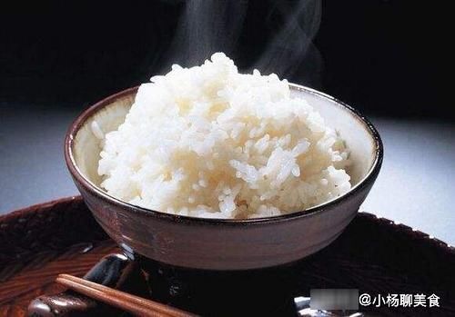 孩子|米饭可不能直接加水下锅煮,额外加上这2步,米饭更香,孩子爱吃