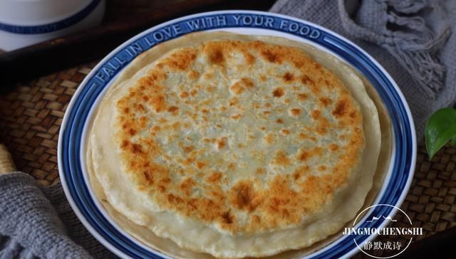 这才是韭菜盒子的传统做法,皮薄馅儿大,好吃易做,难度为零