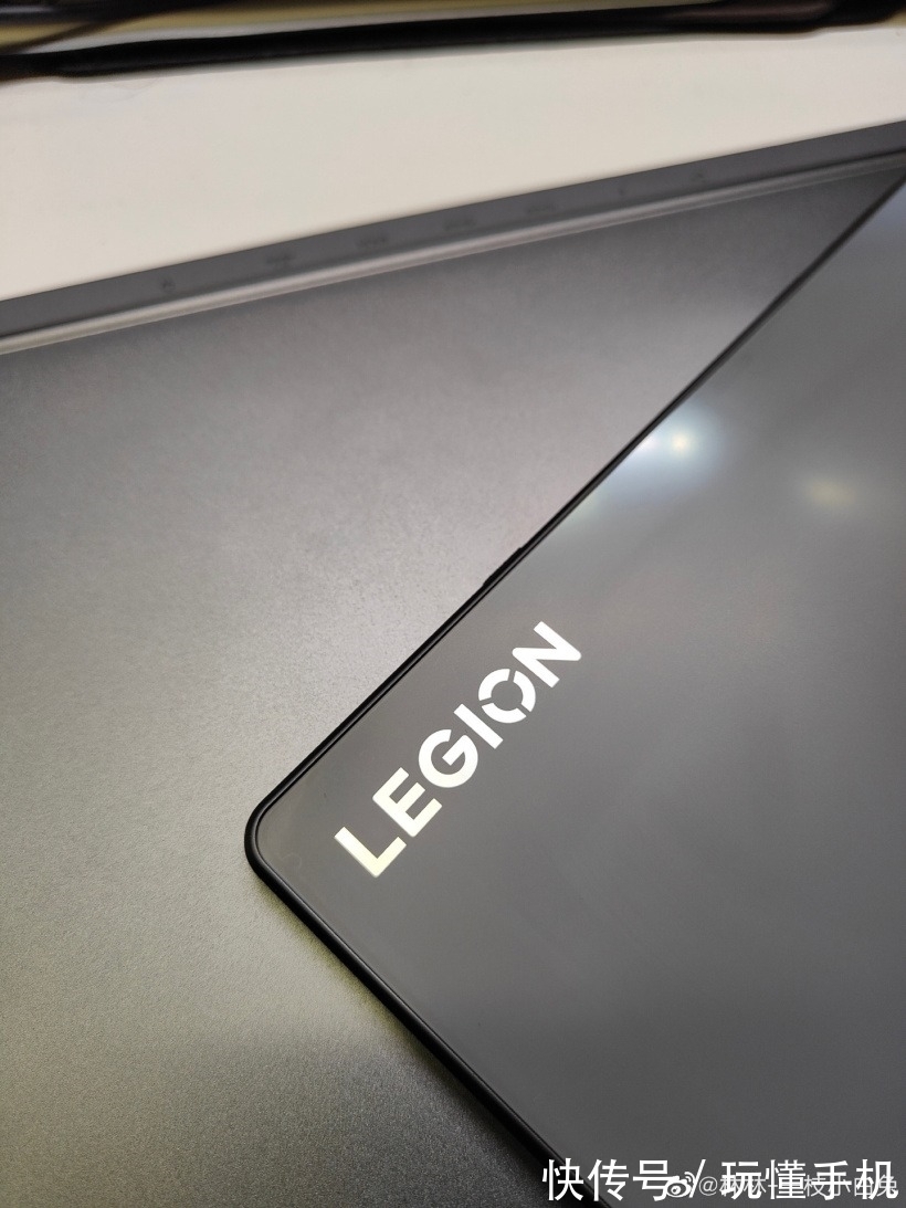 legion|联想高管晒“Legion”拯救者平板真机：旗舰电竞级配置值得期待
