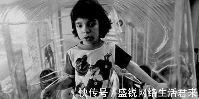 医生|“泡泡男孩”:12岁才走出隔离罩,在死亡前才首次触摸到妈妈