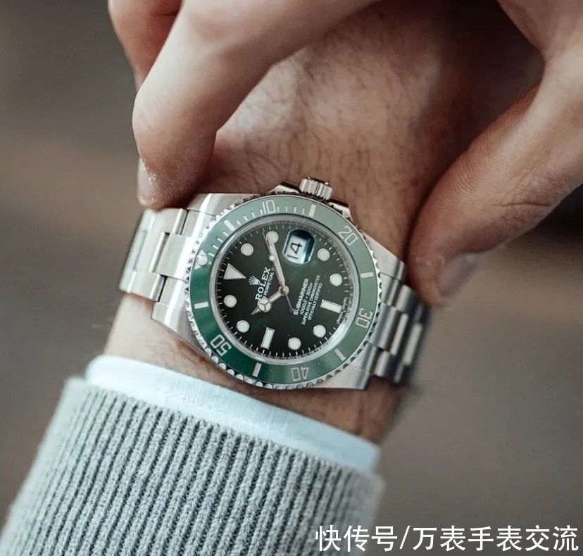 钢表|劳力士柜员比表多，百达翡丽源邸看不到表，手表真的越少越火吗？