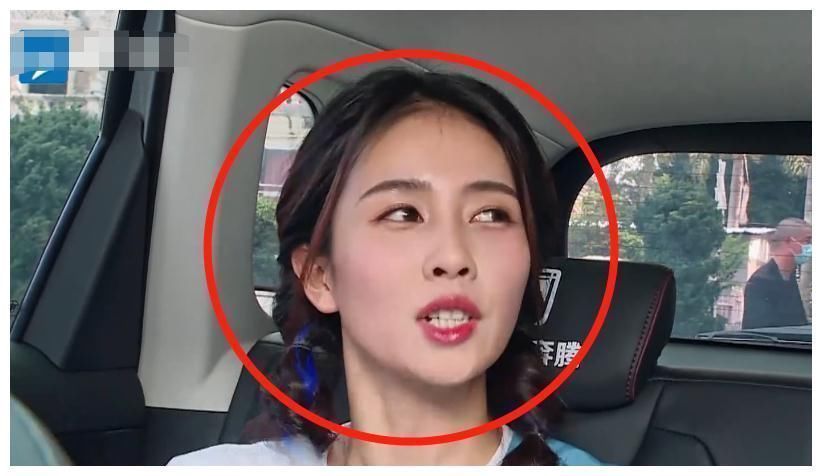 跑男|白鹿《跑男9》生圖流出，玩游戲時(shí)滿頭大汗，脫妝后暴露真顏值