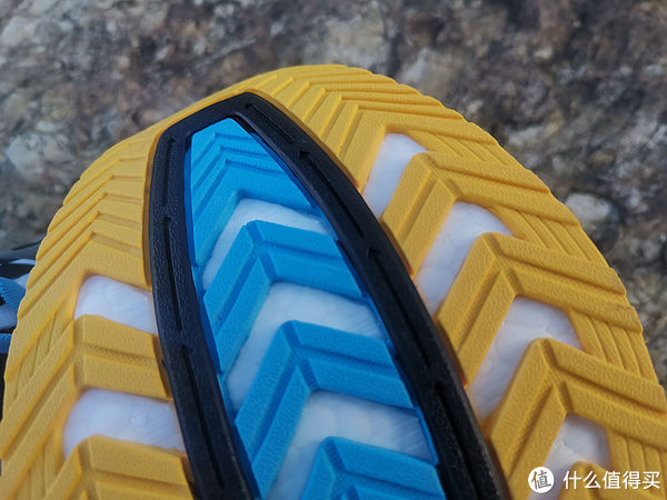 三兄弟|享受“风驰电掣”的感觉——Saucony Endorphin Pro 啡鹏2 碳板跑鞋测评
