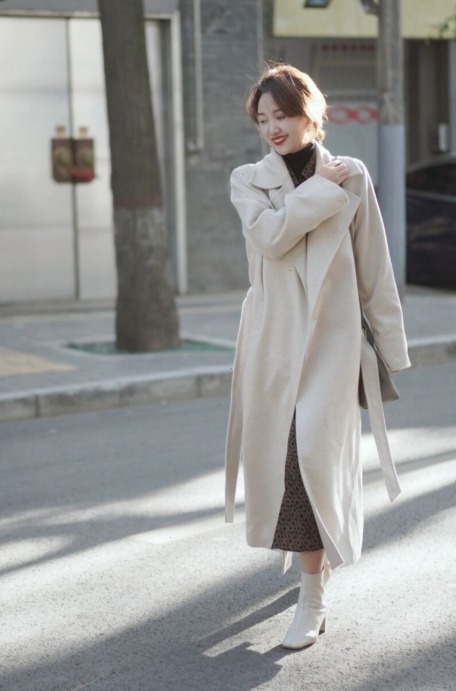 时髦 小个子女生穿大衣掌握这4点精髓,显高显瘦又时髦,美得高级