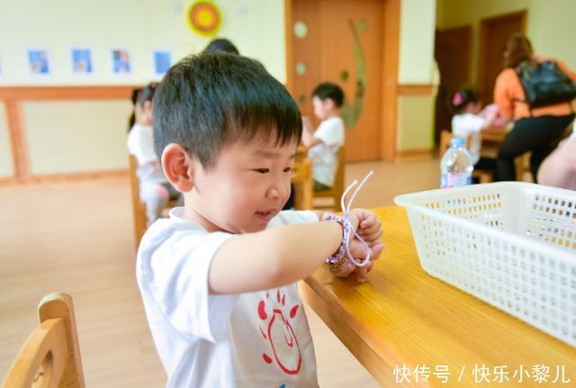 幼儿园“年会”太奢侈，被批“大型攀比现场”后，老师：都不差钱