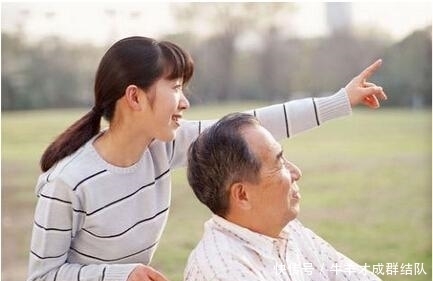 父母|为什么父母心甘情愿被孩子“啃老”,退休老人说出心声,让人感慨
