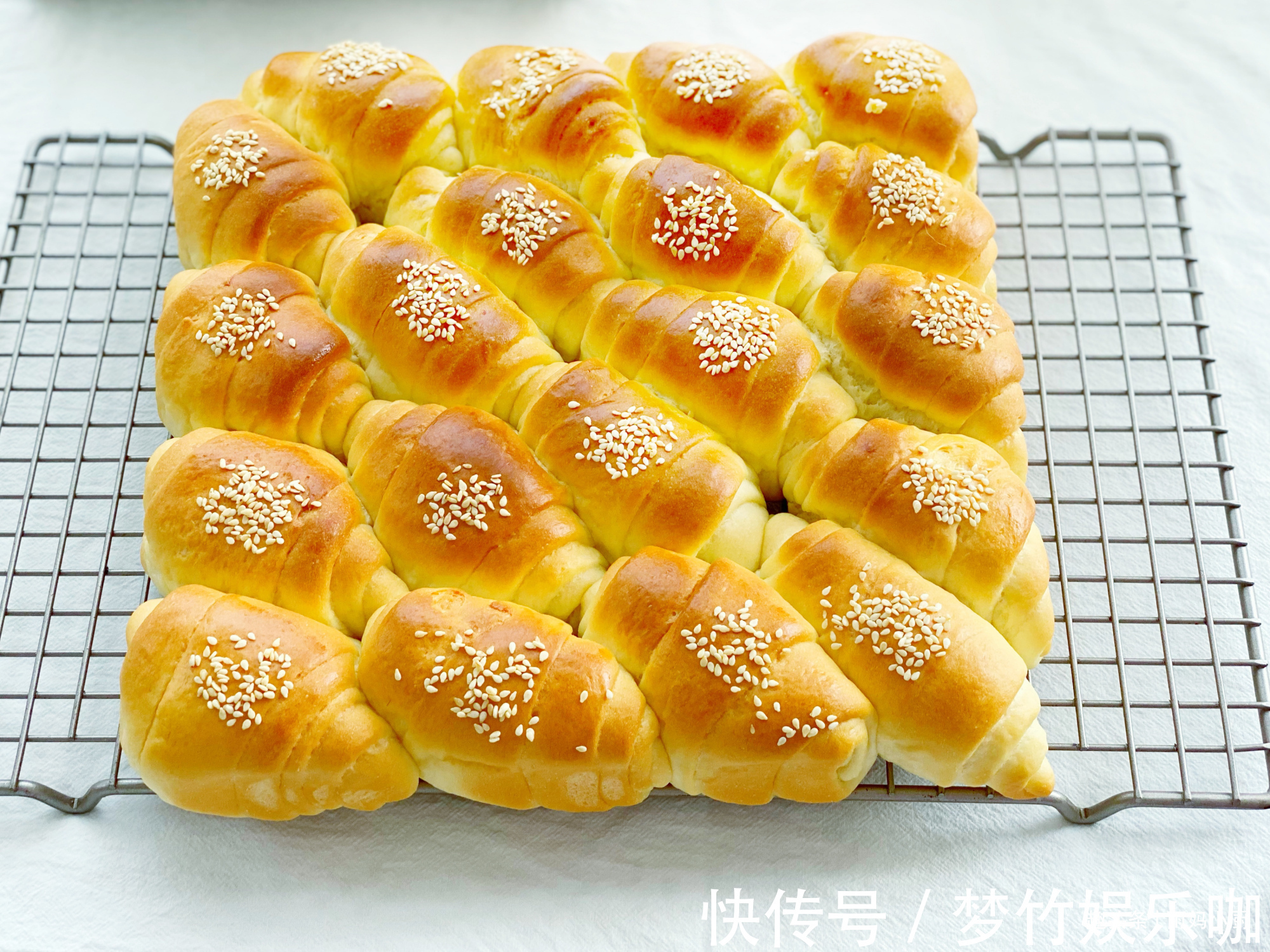 黄油|用了九年的面包配方,奶香浓郁又拉丝,做法简单,比买的好吃