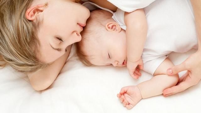 六个月|宝宝不到这个月龄不能坐婴儿推车 不然会伤到脊椎