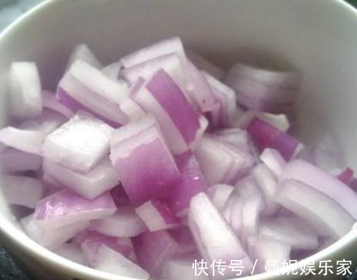 玫瑰|盆栽玫瑰“不要慌”,土里放点“它”,花开满枝大又多