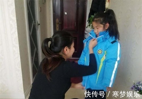 质量|孩子每次回家都说冷,宝妈怀疑校服有问题,剪开校服后宝妈哭了