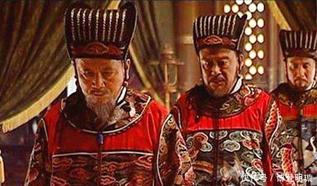 朝廷|明朝无赖王爷，官员跪求其犒军退敌，他却说：没钱，把椅子卖了吧