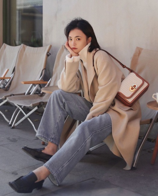 针织衫 普通人穿大衣,只要学会选款和搭配,也能时髦不俗气!