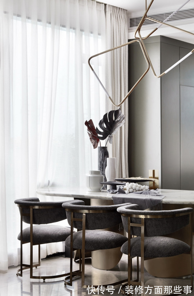 餐厅|122平代轻奢定义新家,餐厅打破常规链接起空间的艺术性