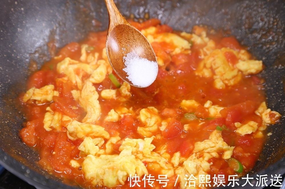 做法超简单的西红柿鸡蛋面,爽滑筋道,美味可口,老少都爱吃