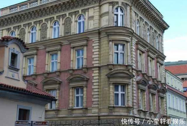 政治|德意志与普鲁士之间的有机联系，获得了政治影响，扩大了政府权限