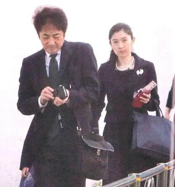 日本女星筱原凉子被曝婚变 和大24岁的丈夫分居 16年婚姻亮红灯 快资讯 日本女星筱原凉子被曝婚变 和大24岁的丈夫分居 16年婚姻亮红灯 快资讯