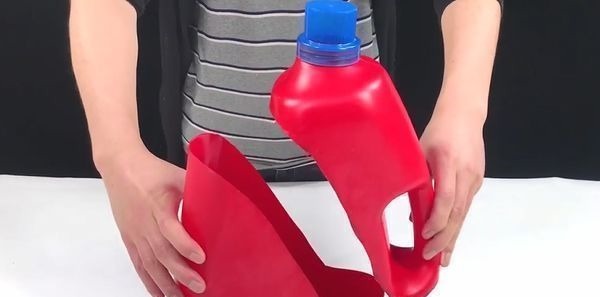 洗衣液空瓶扔掉等于在扔钱切几刀放在厨房，全家人都要抢着用