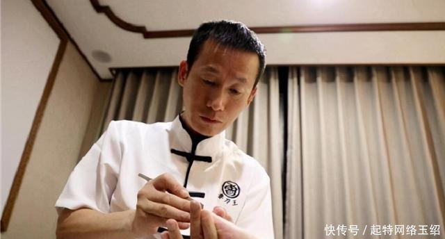鲁可水:专业修脚30年,顺便收集脚皮作画,一幅卖出20万