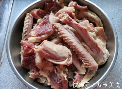 大鹅炖不烂,腥味还重?学学东北人的做法,鹅肉软烂入味还不腥!