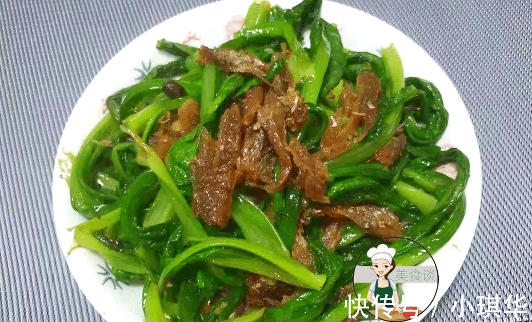 炒青菜|这青菜, 钙含量是莴笋的2倍, 配它一起炒, 清香脆嫩, 儿子吃撑了