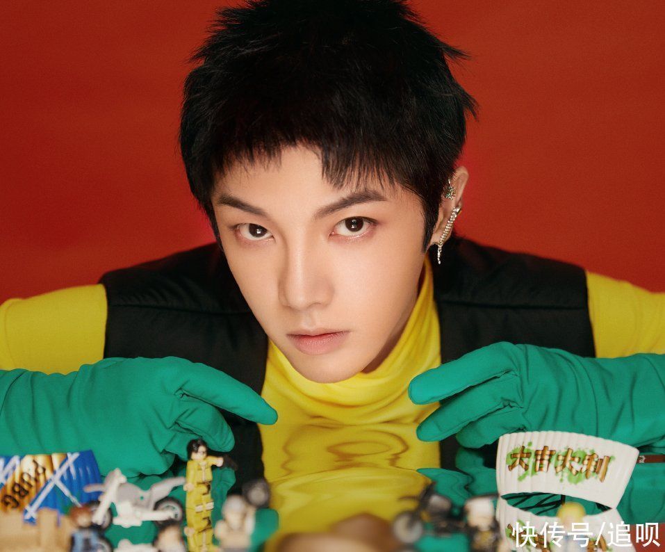 弹钢琴|华晨宇在家闭关上百天,沉迷擦地“手变糙”,粉丝看笑了