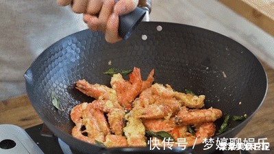 麦片虾|这菜一上桌就抢光!看似不搭,煮一块竟如此惊艳!