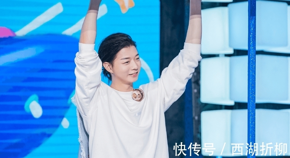 热狗|这款综艺大快人心,丝毫不包容“劣迹艺人”,霍尊退录热狗下线!