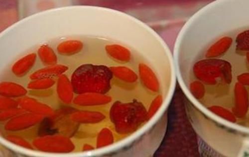 睡眠质量|睡前干吃5粒枸杞，坚持一段时间后，身体会有啥变化？不妨了解