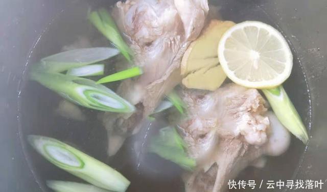 鲜美|小雪快到了,多喝1道汤,汤味鲜美,滋补暖胃,暖暖地度过冬天