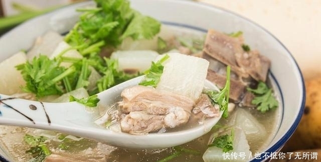 去超市买萝卜,白萝卜和青萝卜哪个好?原来它们差别很大,别瞎买