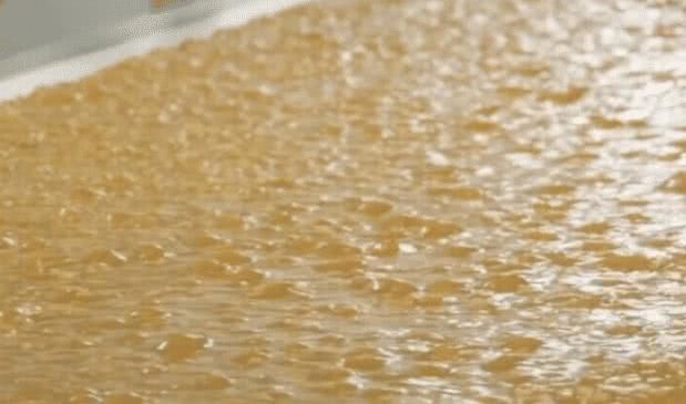 巧克力|士力架是怎样制作出来的,看完我都饿了,口水止不住的流!