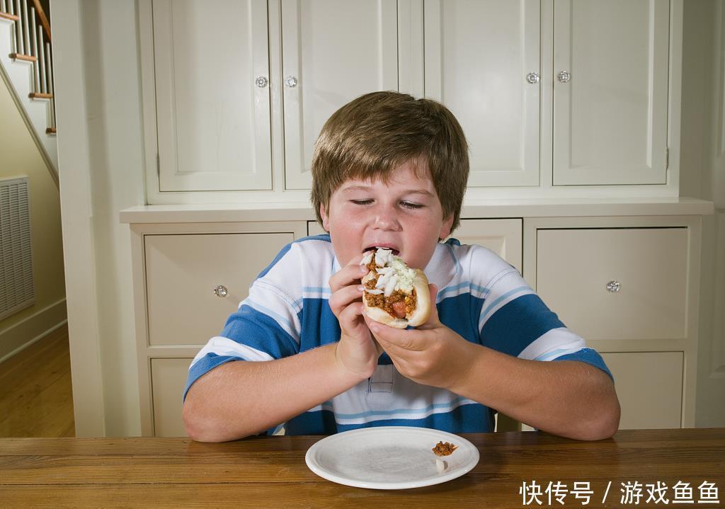 孩子|孩子长肉不长个急坏妈妈,这三种“坑娃”食物要戒除,孩子长高个