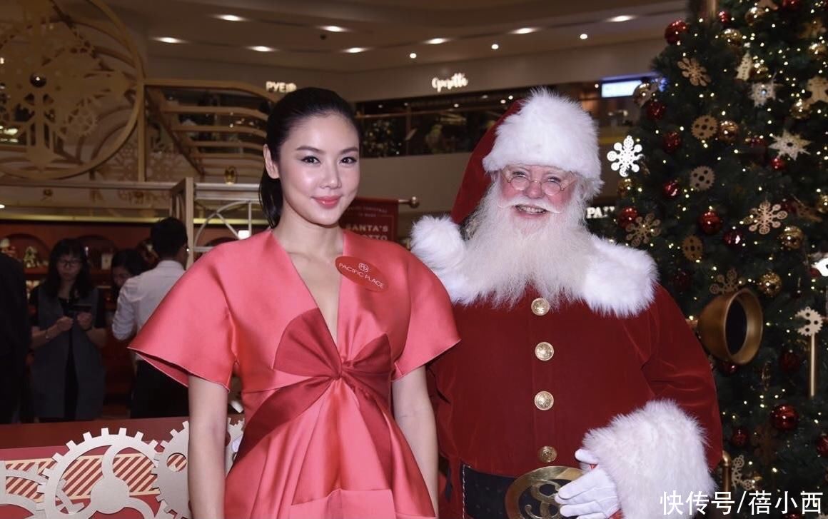 减肥成功|乐基儿减肥成功后，烫了新卷发，穿露背紧身裙美得如此惊艳、高级