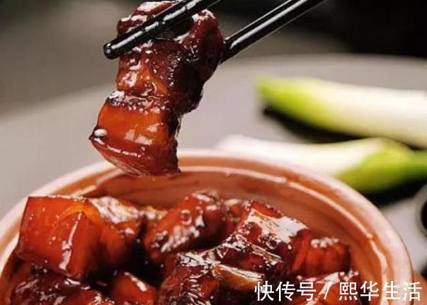 大葱段|红烧肉怎么做才好吃?分享传统老做法,肉软烂入味,香气扑鼻