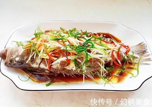 鲜嫩|做清蒸鱼,放盐放料酒就错了,大厨教你正确方法,鱼肉鲜嫩还不腥