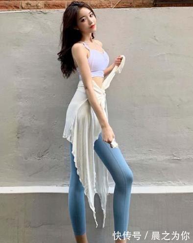 空姐|美女空姐爱健身,身材高挑体型匀称,被称为“九头身女神”