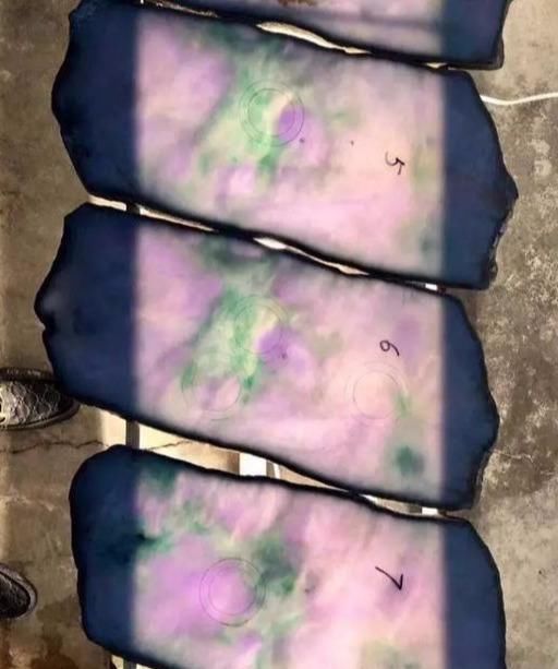  翡翠|117公斤巨型原石，足足切出28片春带彩翡翠，放眼望去