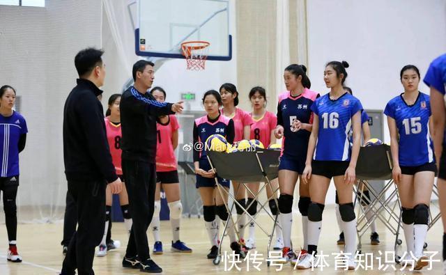 张常宁|江苏女排48人集训!8位新星身高超过1米9,天才少女承载未来